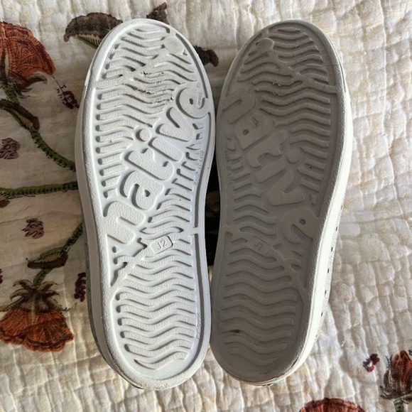 Native Jefferson Slip-On Sneaker - Silver Sparkle, Junior 2 - Picture 8 of 9